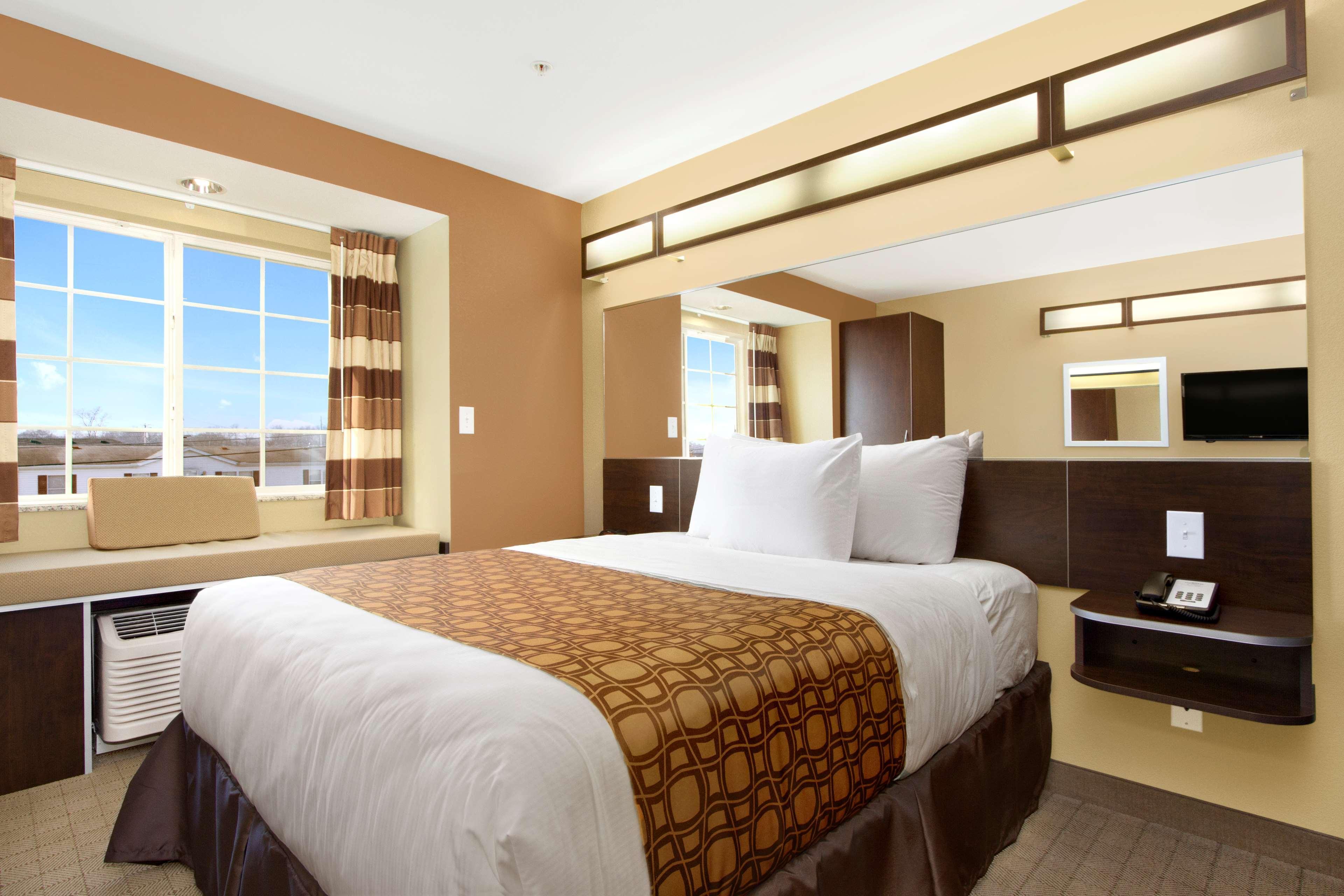 Microtel Inn & Suites By Wyndham Shelbyville Buitenkant foto